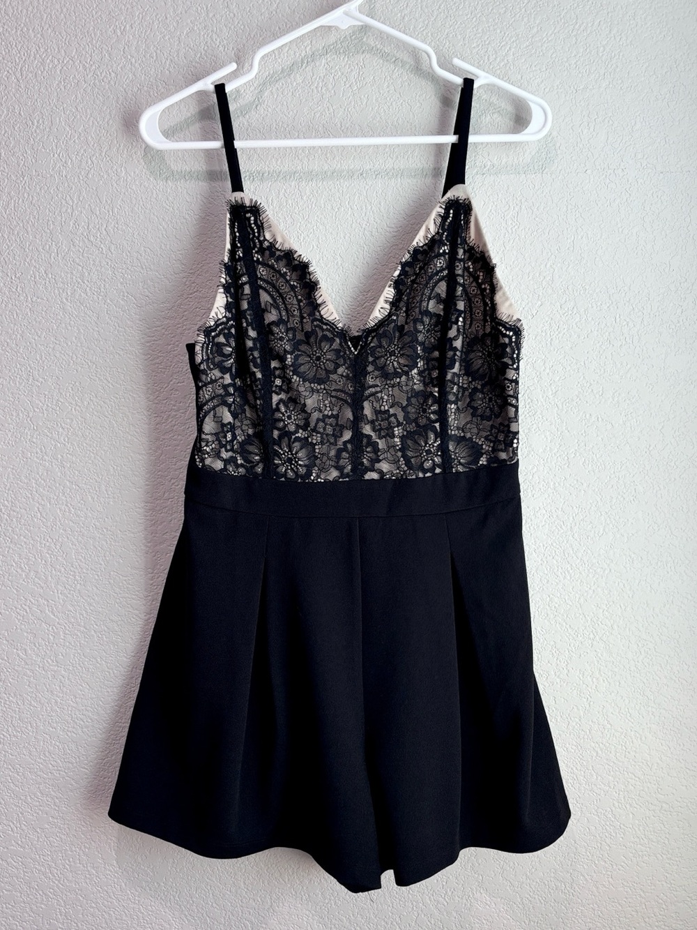 Privy Lace Romper Black and Cream Size Large